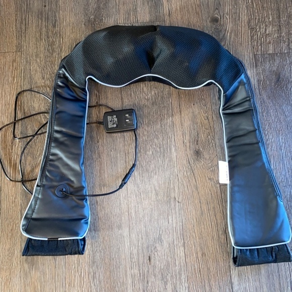 Jurgen neck massager with heat like new - Picture 3 of 5